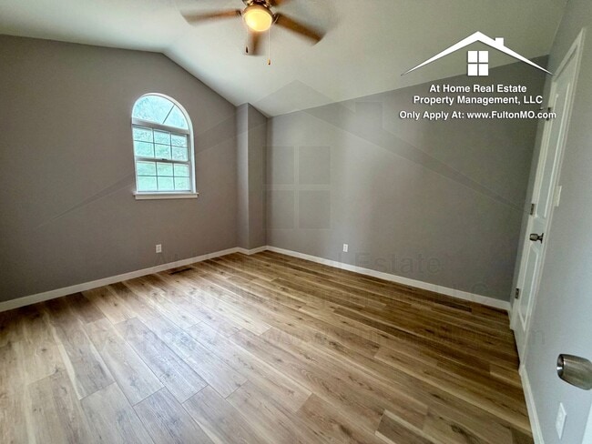 Building Photo - 2717 Mayflower Dr