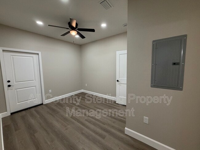 Building Photo - 1418 SE Magnolia Loop