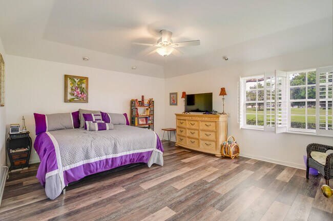 Building Photo - 11570 Briarwood Cir