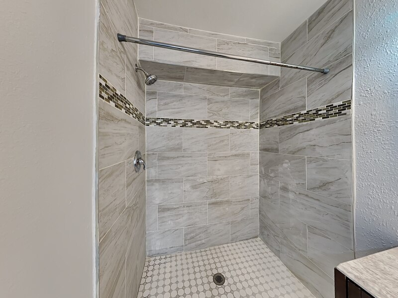 Building Photo - 3979 Versailles Dr