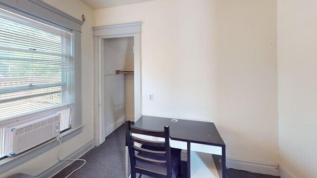 Building Photo - 717 Dewey-717DEW