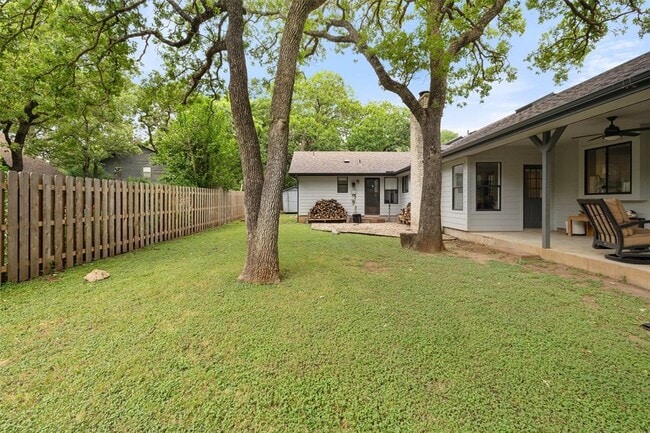 Building Photo - 3701 Indian Point Dr