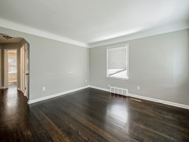 Building Photo - Charming Royal Oak Bungalow Near Downtown!