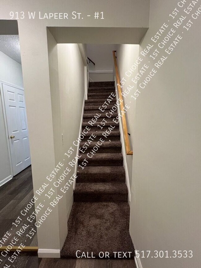 Building Photo - 913 W Lapeer St