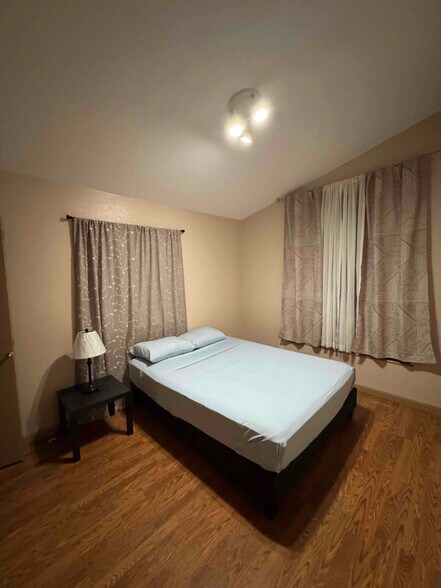 Building Photo - 3844 Image Dr