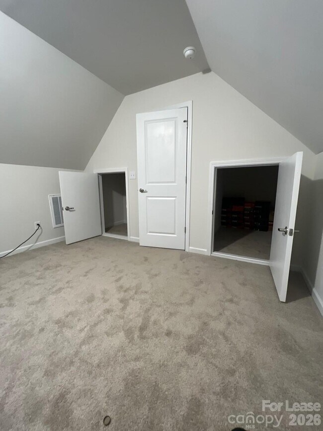 Building Photo - 144 Spring Forest Dr