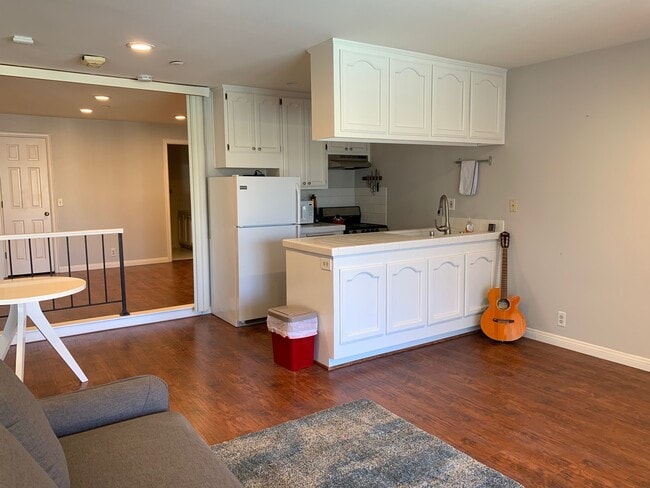 Building Photo - Los Caballeros Clubhouse #1304