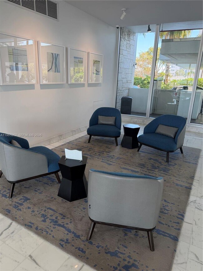 Building Photo - 1000 West Ave