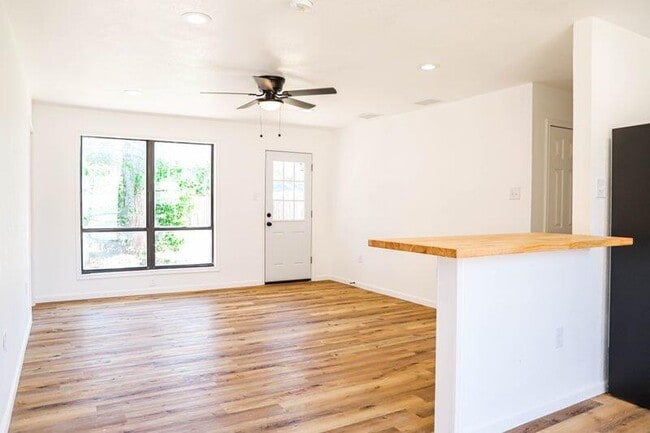 Building Photo - 3608 59th St