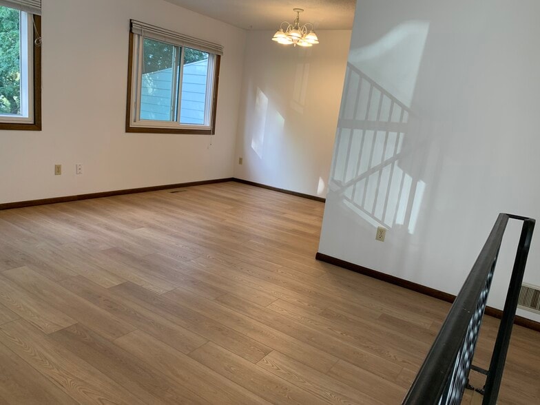 Facing Dining Area - 11101 Vessey Cir