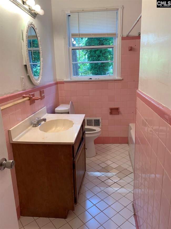 Building Photo - 1429 Colin Kelly Dr