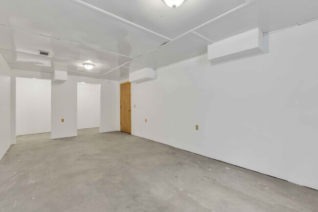 Building Photo - 509 Mathes Ct