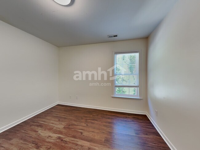 Building Photo - 718 Barrocliff Rd