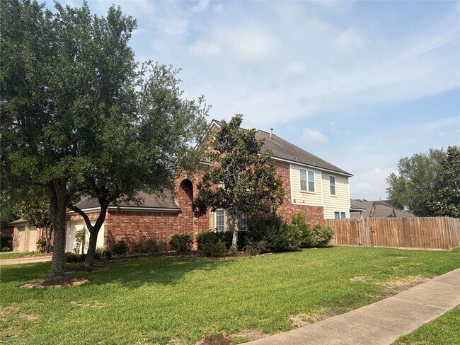 Building Photo - 2515 Silverton Bend
