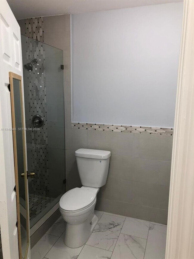 Building Photo - 4939 SW 144th Ave