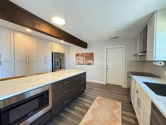 Building Photo - 2318 Matador Cir
