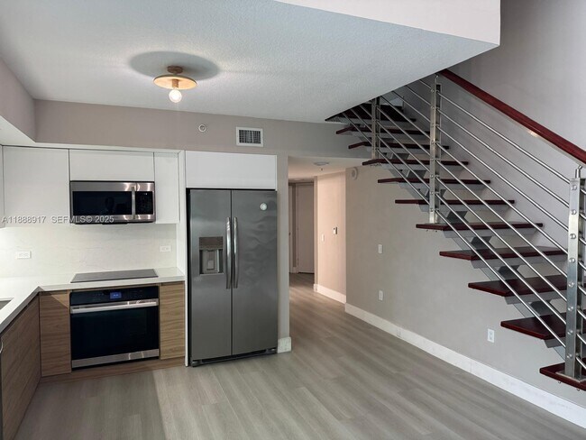 Building Photo - 41 SE 5th St