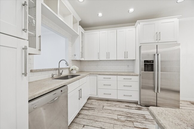 Building Photo - 854 Augusta Dr