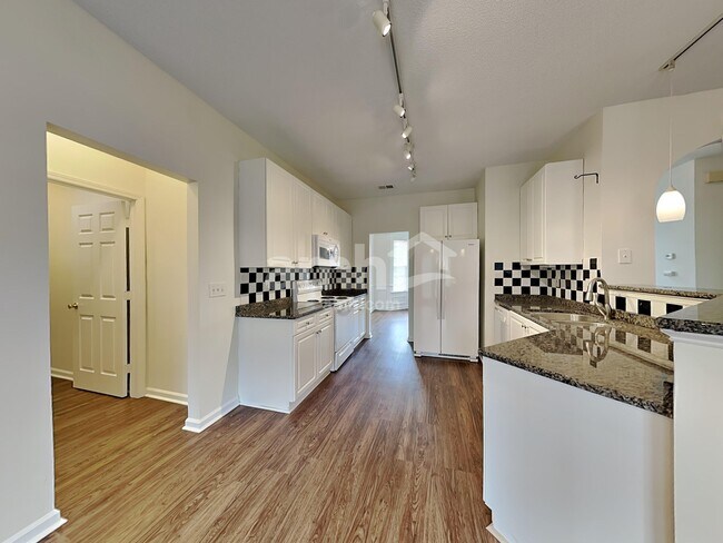 Building Photo - 121 Sandy Ln