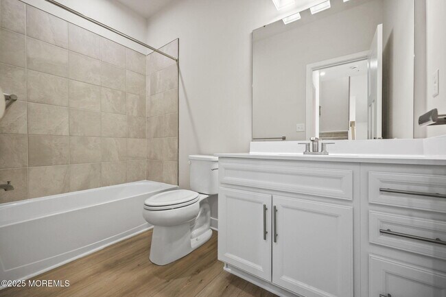 Building Photo - 20 Gramercy Dr