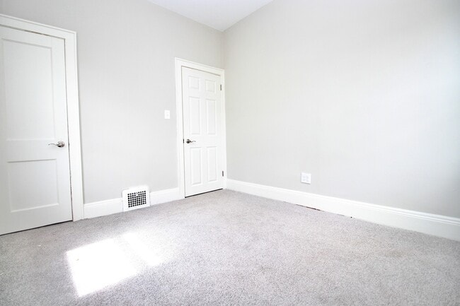 Building Photo - Single Family Home 2 beds 1 bath FOR RENT