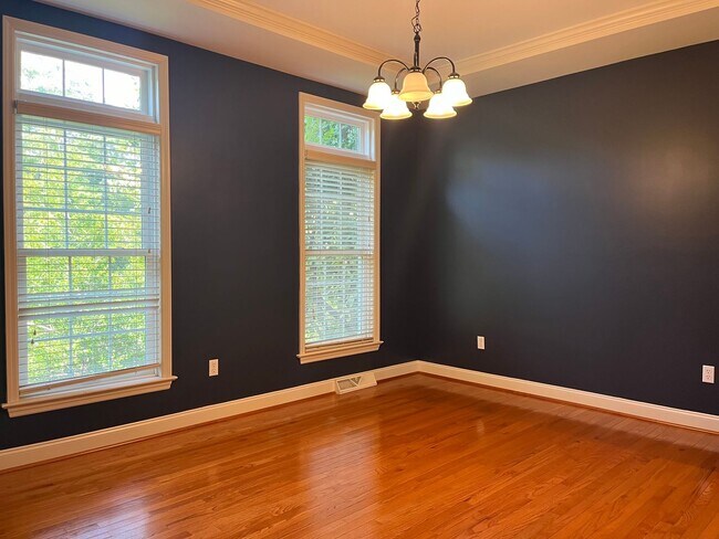 Building Photo - Beautiful Four Bedroom, 3.5 Bath Townhouse