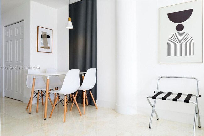 Building Photo - 7904 West Dr