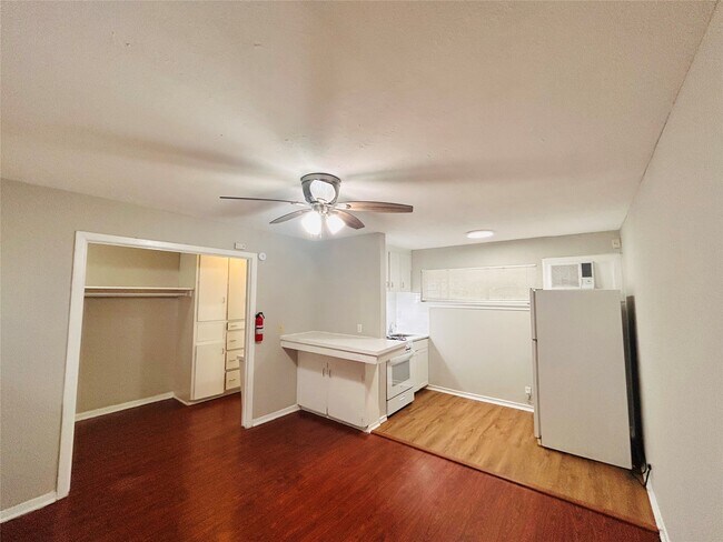 Building Photo - 8803 Timberside Dr