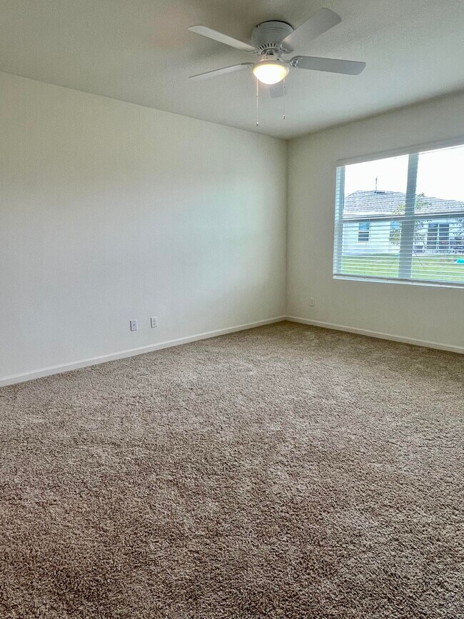 Building Photo - 4011 SW Kidd Ct