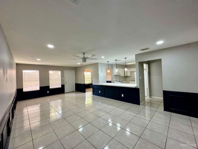 Building Photo - 29 W Dallas Ave