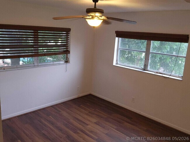 Building Photo - 1021 Crystal Lake Dr