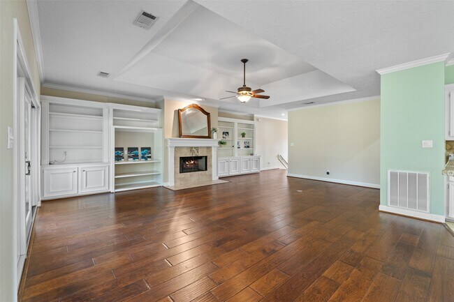 Building Photo - 120 Harbour Town Dr