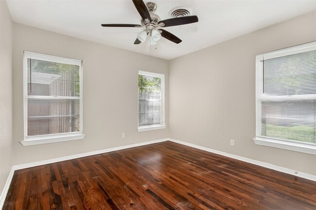 Building Photo - 10943 Desdemona Dr