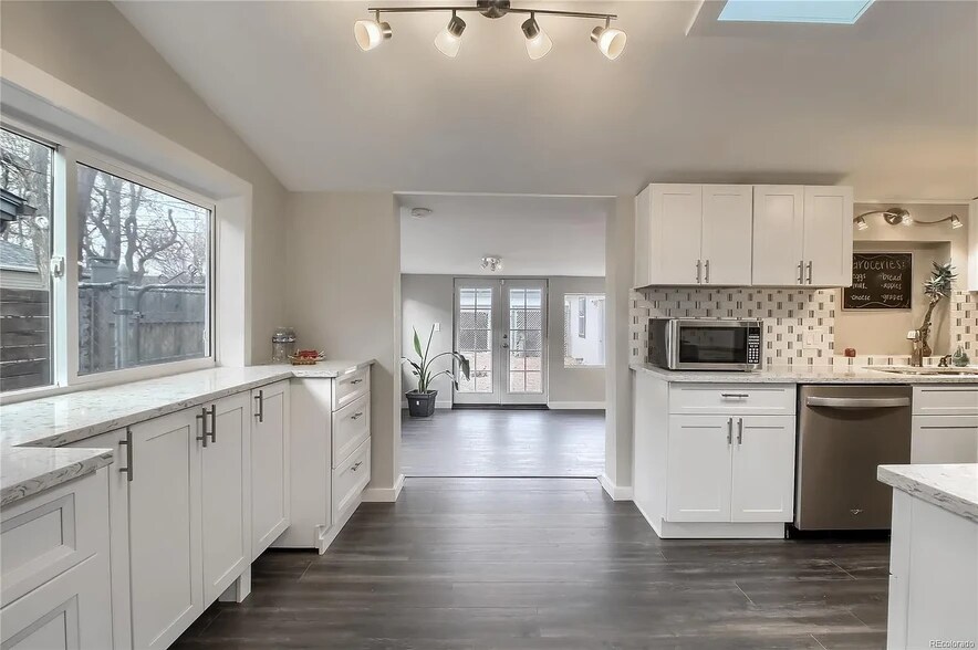 Kitchen - 2119 S Sherman St