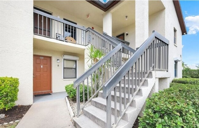 Building Photo - 9270 Lake Park Dr