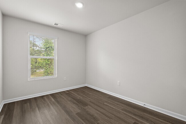 Building Photo - 571 Gemstone Blvd