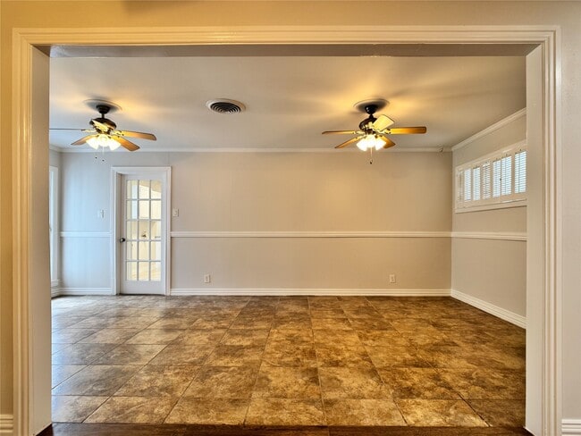 Building Photo - 5139 Indigo St