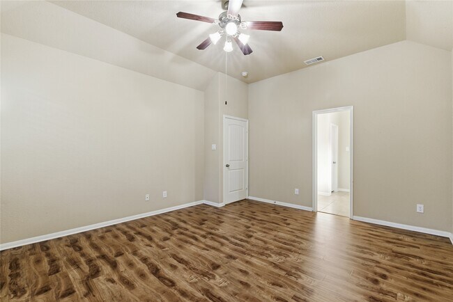 Building Photo - 114 Forest Elk Pl