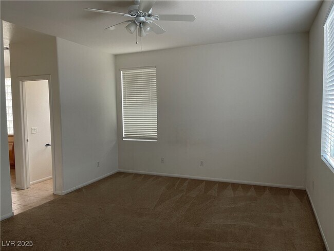 Building Photo - 5832 Vista Luna St