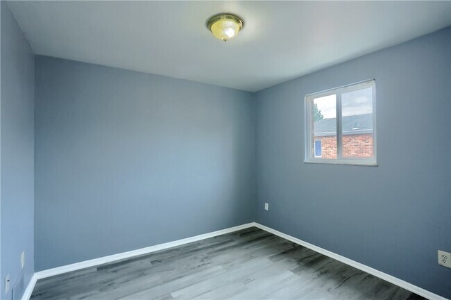 Building Photo - 436 Brierly Ln