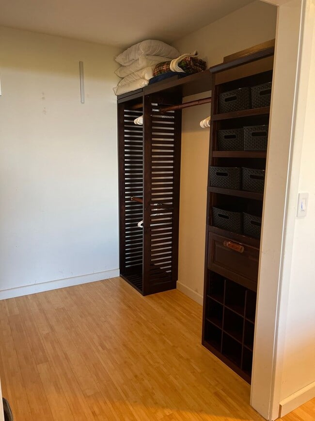 Building Photo - Furnished Kulamanu Home