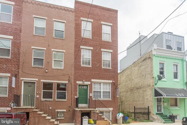 Building Photo - 1835 Willington St