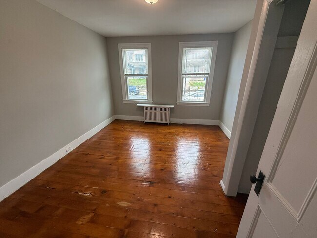 Building Photo - 1048 Northampton St