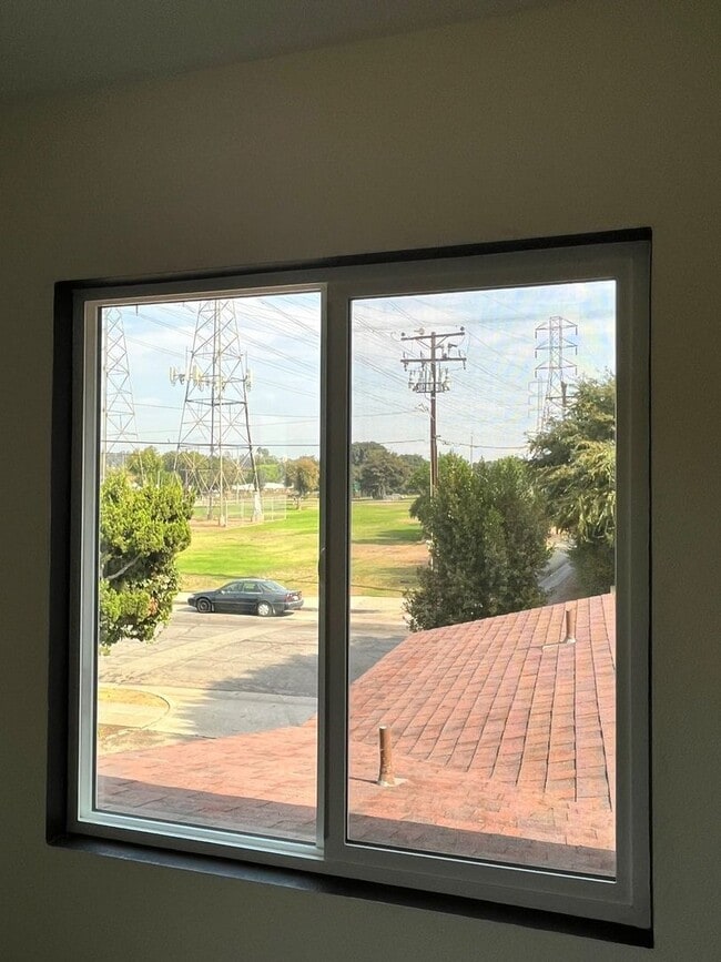 Building Photo - Beatiful and spacious Rental in Montebello for Lease