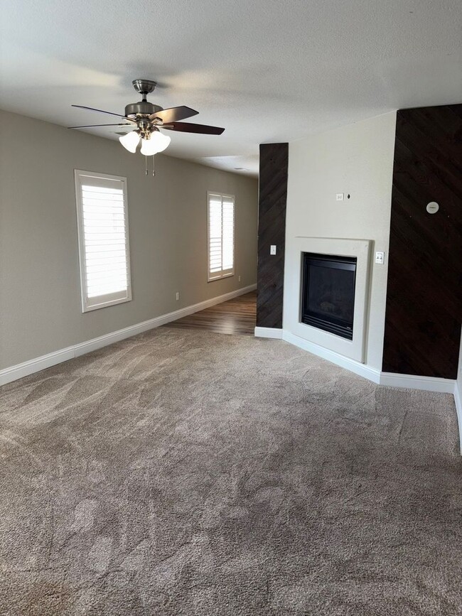 Building Photo - Charming 3 Bedroom, 2 Bath Home in Peacefu...