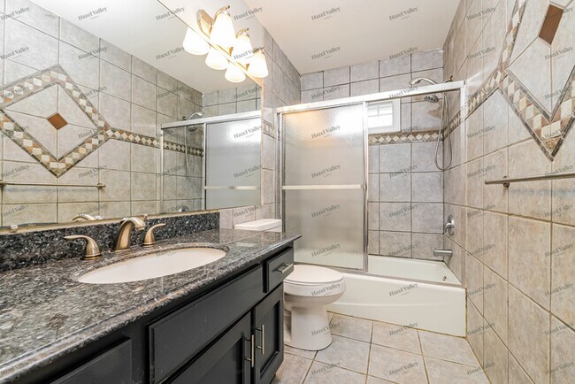 Building Photo - 1103 Brookside Ct