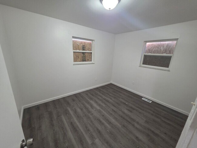 Building Photo - 1421 Richard Dr