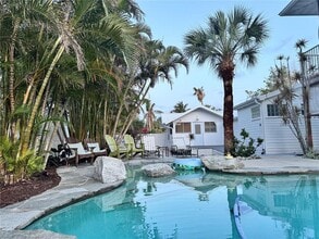 Building Photo - 701 Broadway St