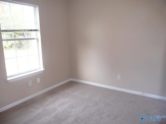 Building Photo - 115 N W Sugar Bluff Ln