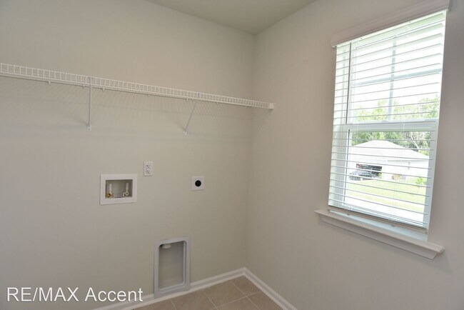 Building Photo - 4 br, 2.5 bath House - 192 Coby Lane